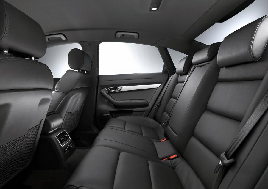 Интерьер Audi A6 3.0T Quattro S-Line Sedan (4F, C6) 2008 года  (фото 10 из 31)